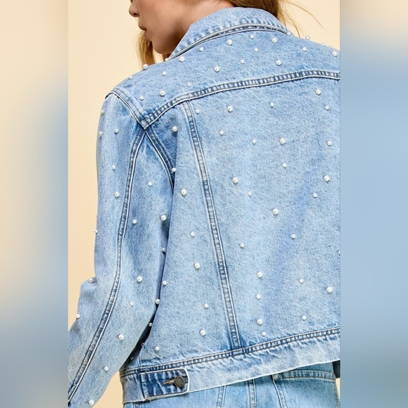 Veveret Button Up Pearl Detail Long Sleeve Denim Jacket - Picture 10 of 10